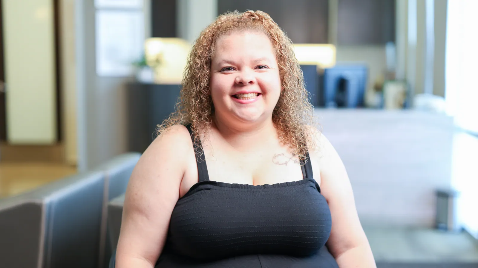 Amanda, a jaw surgery patient, sharing her experience